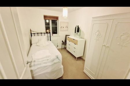 2 Bed Flat, Warden Street, M40 - Photo 5