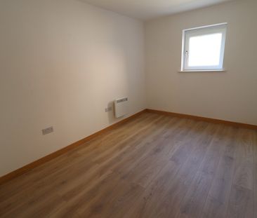 Cherrydown East, Basildon - Photo 4