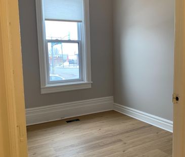 For Lease - 172 Dunlop Street, Barrie, Ontario - Photo 5