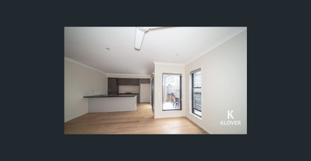 🏡 FOR RENT I 31 Rivina Circuit, Coomera ✨ Modern Family Home in a Prime Coomera Location – Minutes to Costco & Westfield! ✨ - Photo 2