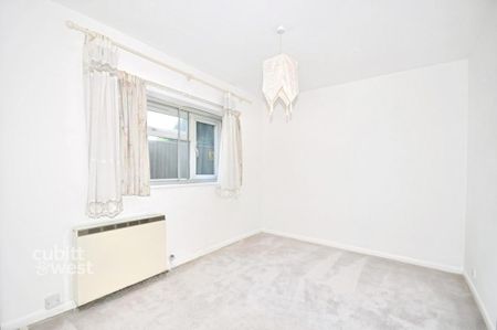 2 bedroom ground floor flat to rent - Photo 2