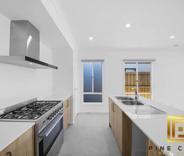 4 Valentina Place, Truganina VIC 3029 - Photo 2