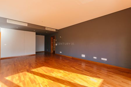 Apartamento T3 nos Terraços de Ponte com dois lugares de garagem -Reservado - Photo 4