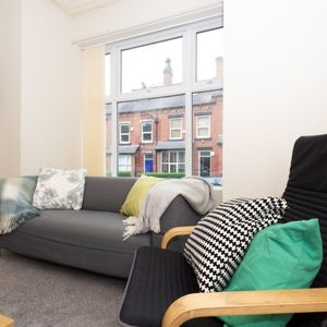 Room 2 – 16 Hessle Terrace, Hyde Park, Leeds, LS6 1EQ - Photo 2