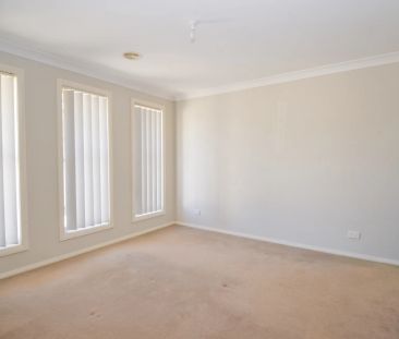 Modern Family Home in a Quiet Cul-De-Sac - Photo 4