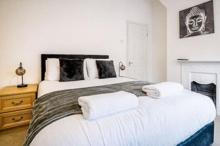 3 bedroom terraced house to rent - Photo 4