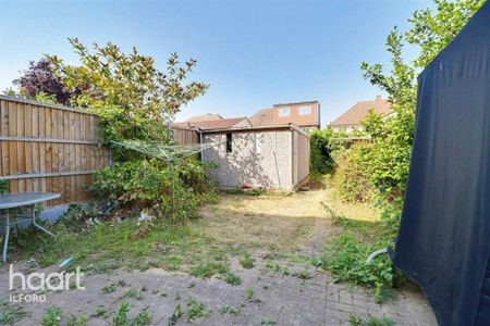 3 bedroom terraced house to rent - Photo 5