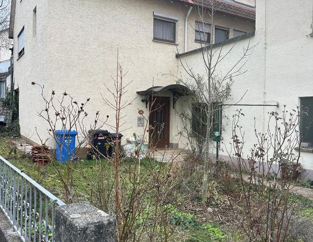 Helle 5-Zimmer-DG Wohnung in Heubach – ab sofort zu vermieten - Photo 1