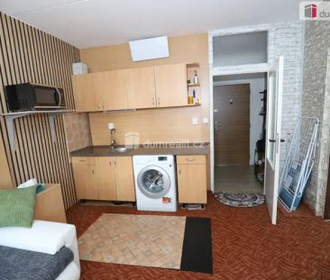 Krásný útulný vybavený byt 1+1 ve zvýšeném přízemí panelového domu ... - Фото 5