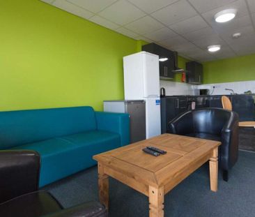 4 bedroom flat share to rent - Photo 1