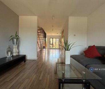 2 bedroom terraced house to rent - Photo 2