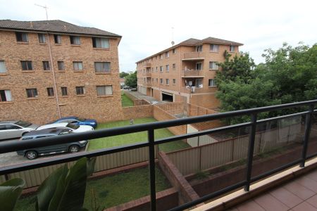 Immaculate 3 Bedroom Unit - Photo 2