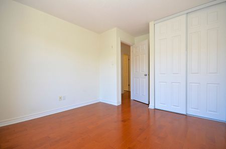 For Lease - 304 Paseo Private Unit# 7, South of Baseline to Knoxdale, Ontario - Photo 4