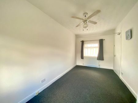 3 Bed Terraced House, Knighton Road, BS10 - Photo 4