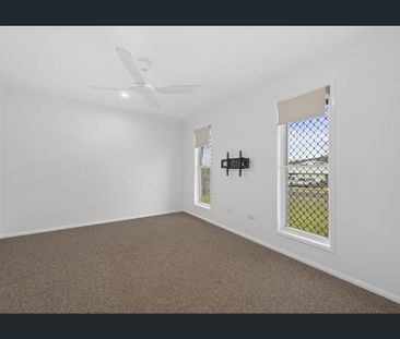 Spacious Family Living in Peaceful Cotswold Hills - Photo 1