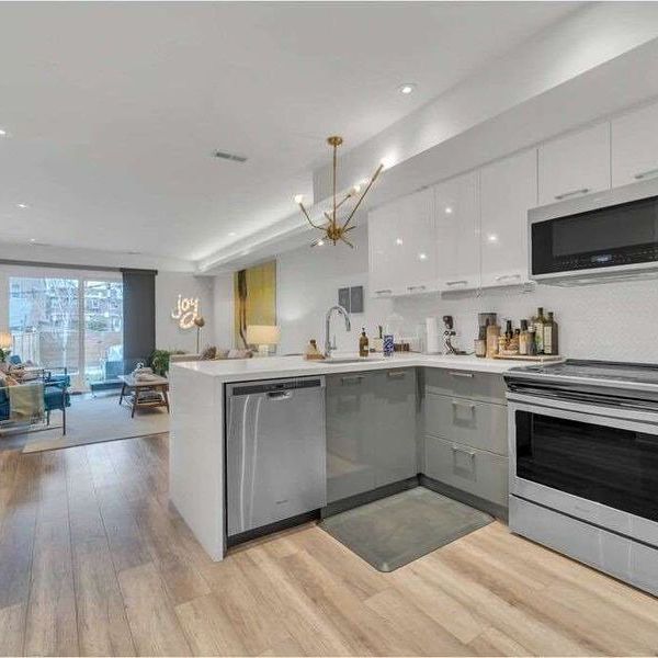 For Lease - 47 Edwin Avenue Unit# Main, Toronto, Ontario - Photo 1