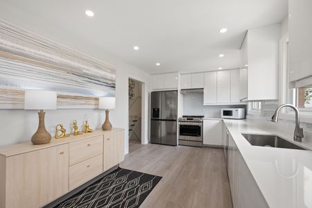 For Lease - 3211 Eighth Line, Bradford West Gwillimbury, Ontario - Photo 2