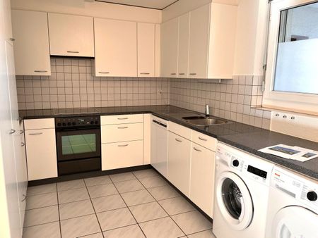 3½-room apartment with balcony & garage box in a central location - Foto 3