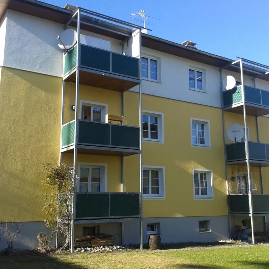 Gut aufgeteilte, helle 4-Zimmer Maisonettewohnung mit 2 Balkonen und kleinem Garten in Ried im Innkreis - Photo 1