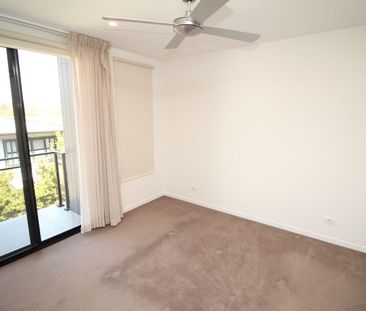 MODERN TOWNHOUSE LIVING - Photo 2