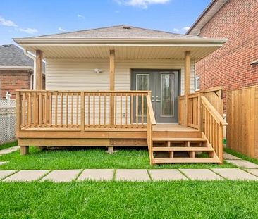 Beautiful Detached Home in Fairbank - Newly Renovated Main Floor Suite - Photo 1