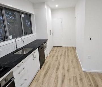 BRAND NEW Modern 2 Bdrm Unit - Photo 5