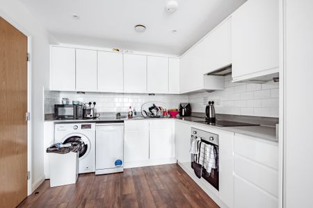 6 Lyons House, Stoke Road, Slough, SL2 flat to rent - Photo 3