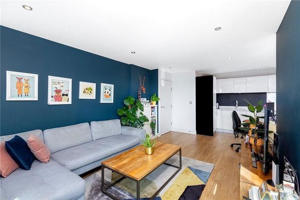 1 bedroom flat to rent - Photo 1