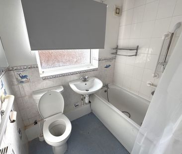 Oaks Road, Stanwell, Surrey, TW19 - Photo 5