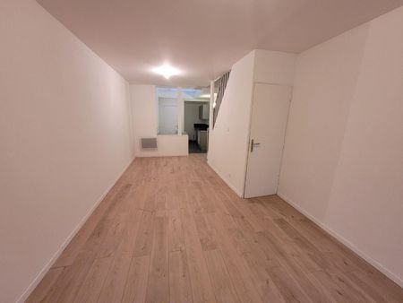 Location Appartement 4 pièces 70m² ARMENTIERES 59280 - Photo 2