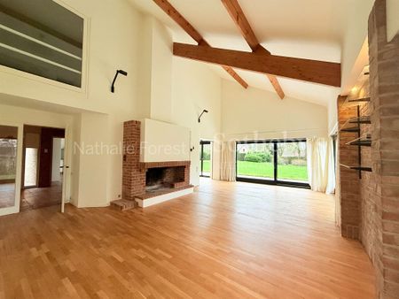 Location Maison 7 pièces 220m² CROIX 59170 - Photo 2