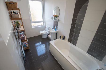Regent Terrace, Hyde Park, LS6 1NP, Leeds - Photo 5