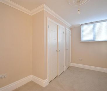 3 bedroom penthouse to rent - Photo 2