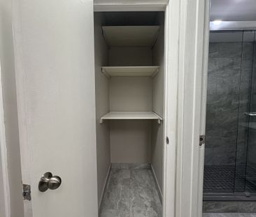 For Lease - 233 Pannahill Road Unit# Unit 1, Toronto, Ontario - Photo 2