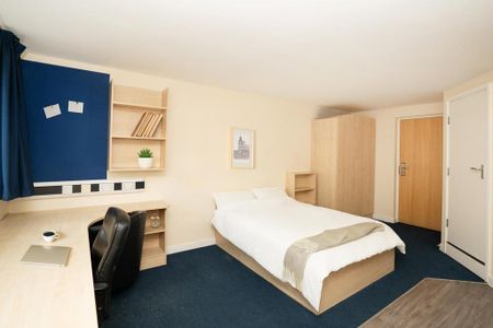 1 bedroom in a flat share to rent - Photo 5