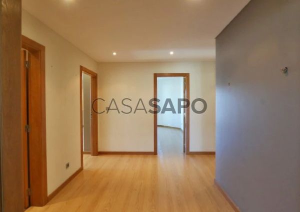 Apartamento T2 para alugar na Amadora
