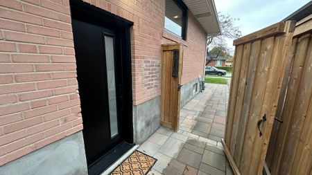 For Lease - 12 BRAMPTON Road, Toronto, Ontario - Photo 2