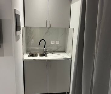 Ενοικίαση κατοικίας, 20 τ.μ., Αθήνα, 450 € - Photo 1