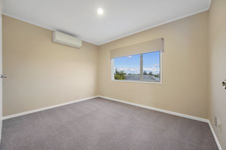 Modern 4-Bedroom Beauty in Wiri - Photo 2