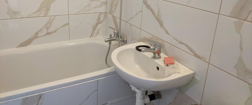 Na prenájom pekný zariadený 1 izbový byt, ul. Slottu, Trnava - Photo 1