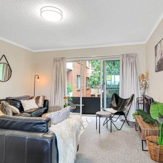 Two Bedroom Apartment In Prime Wollongong Location - Photo 1