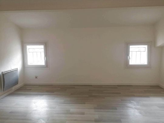 Location Appartement 2 pièces 32m² HYERES 83400 - Photo 1