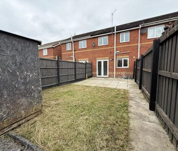 3 bedroom terraced house to rent - Photo 4