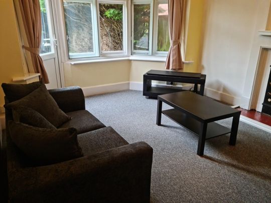 WINTON Student House *** Edgehill Road *** - SEE VIDEO TOUR - Photo 1