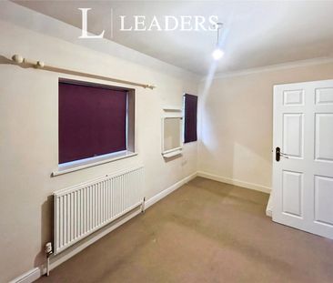 3 bedroom property to rent Shelthorpe Road, Loughborough, LE11 - Photo 5