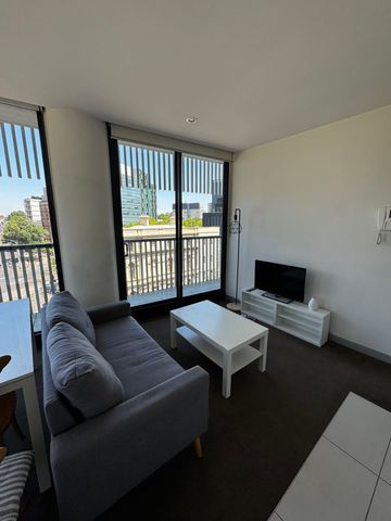 Modern 1-Bedroom Furnished Apartment in Carlton – Perfectly Positioned! - Photo 3