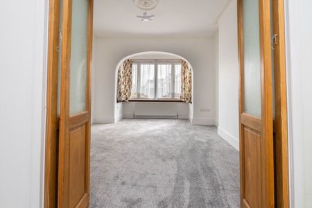 3 bedroom semi detached house to rent, - Photo 4