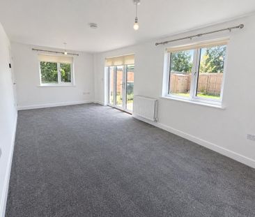 4 bedroom terraced house to rent - Photo 2