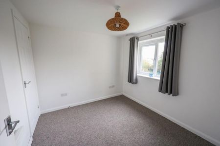 3 bedroom maisonette to rent - Photo 2