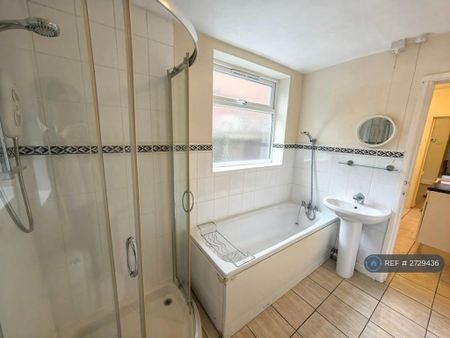 3 bedroom terraced house to rent - Photo 5